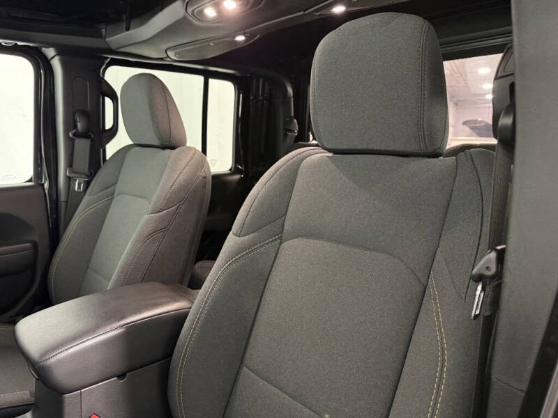 2024 Jeep Gladiator Willys