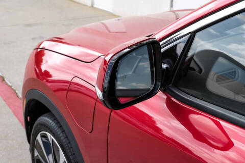 2024 VinFast VF8 Plus