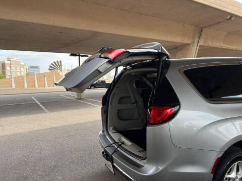 2020 Chrysler Pacifica Touring