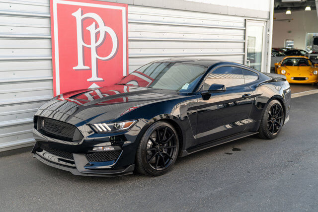 2016 Ford Mustang 36