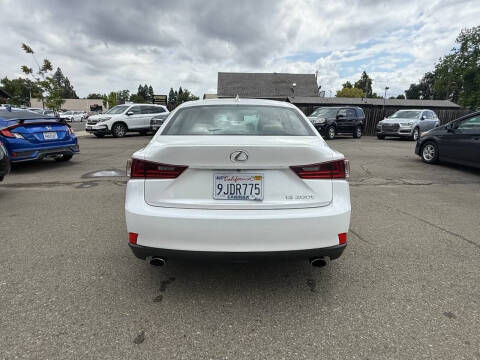 2016 Lexus IS 200t