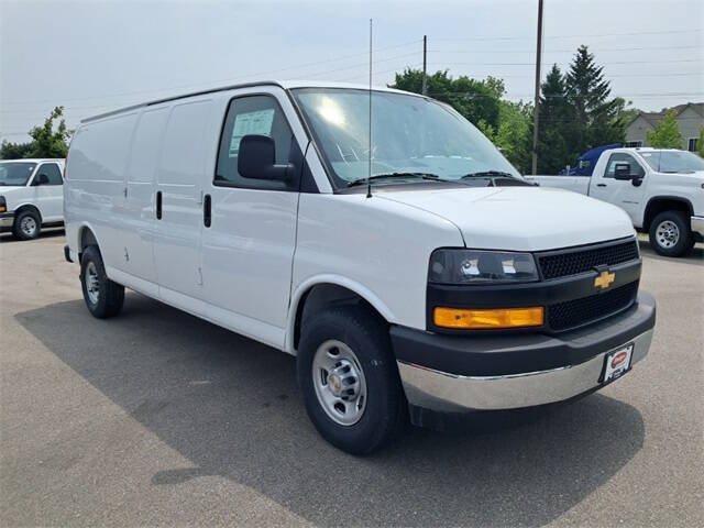 2025 Chevrolet Express 3500