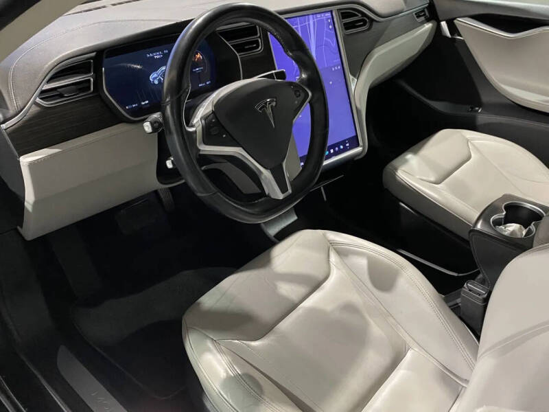 2015 Tesla Model S 70D