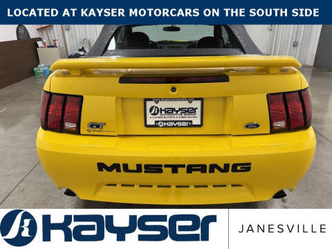 2004 Ford Mustang GT Deluxe