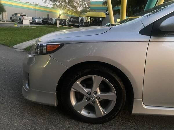 2013 TOYOTA Corolla Sedan