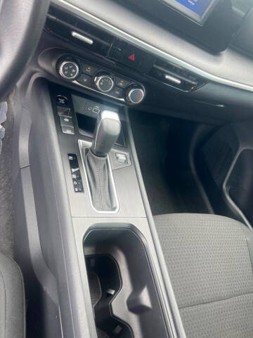 2025 Nissan Kicks S