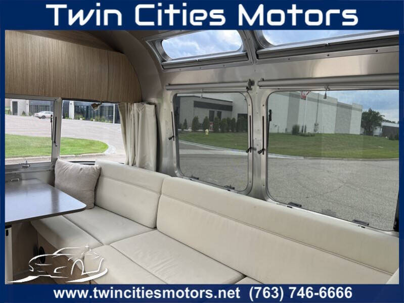 2017 Airstream Flying Cloud 25FB