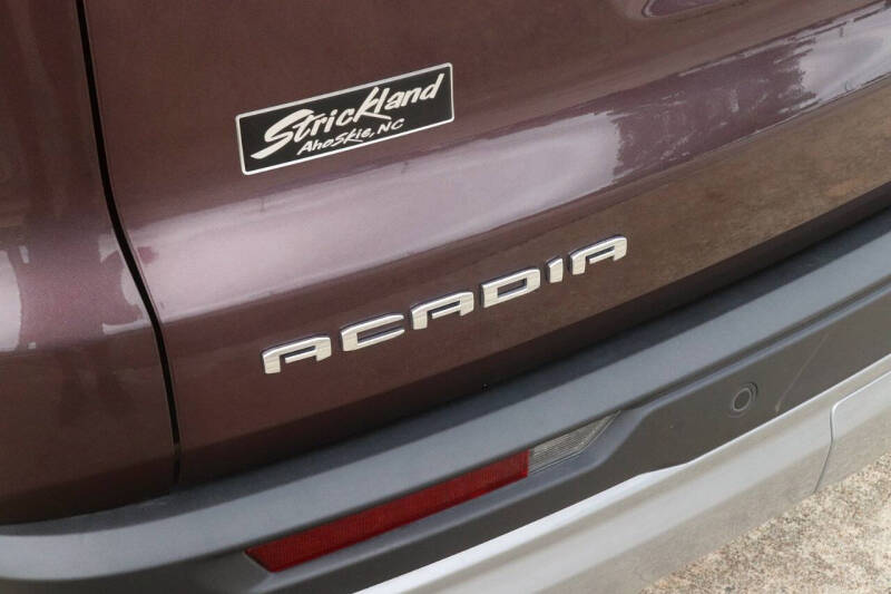 2024 GMC Acadia Elevation