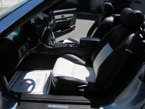 2004 Ford Thunderbird Deluxe
