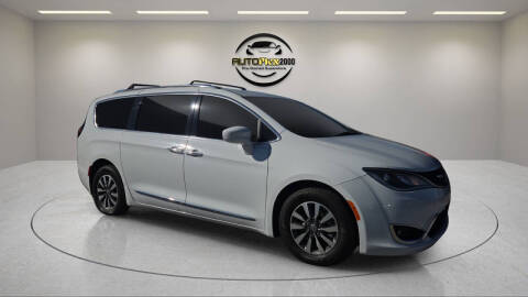 2020 Chrysler Pacifica Touring L Plus Photo