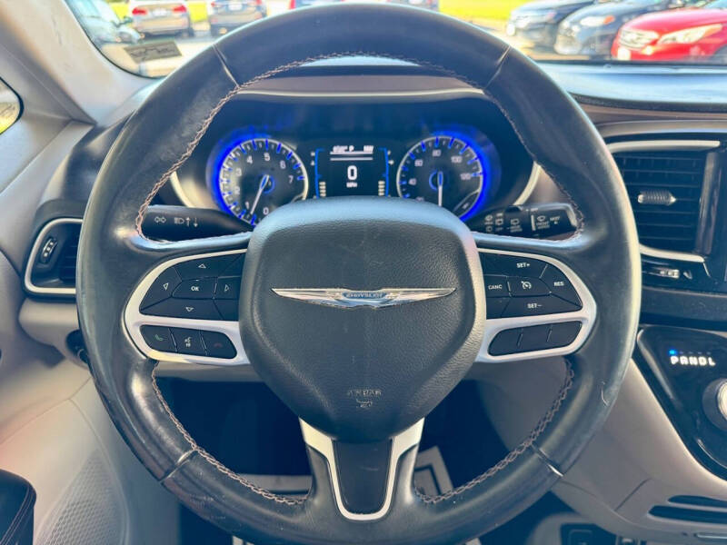 2017 Chrysler Pacifica Touring-L