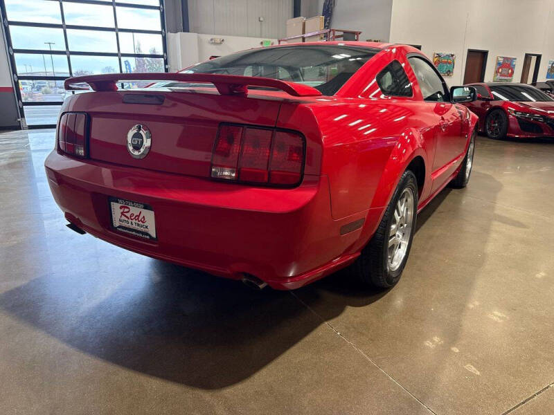 2005 Ford Mustang GT Premium