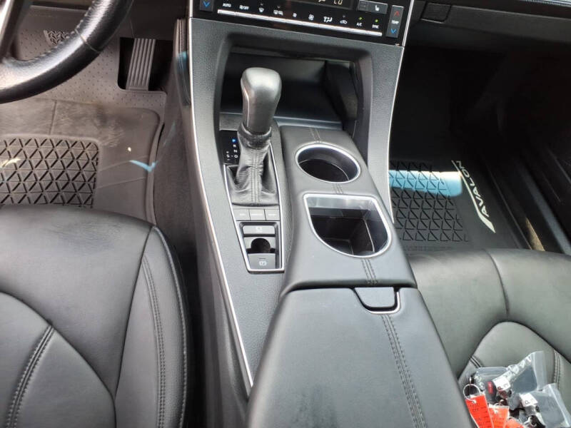 2019 Toyota Avalon XLE