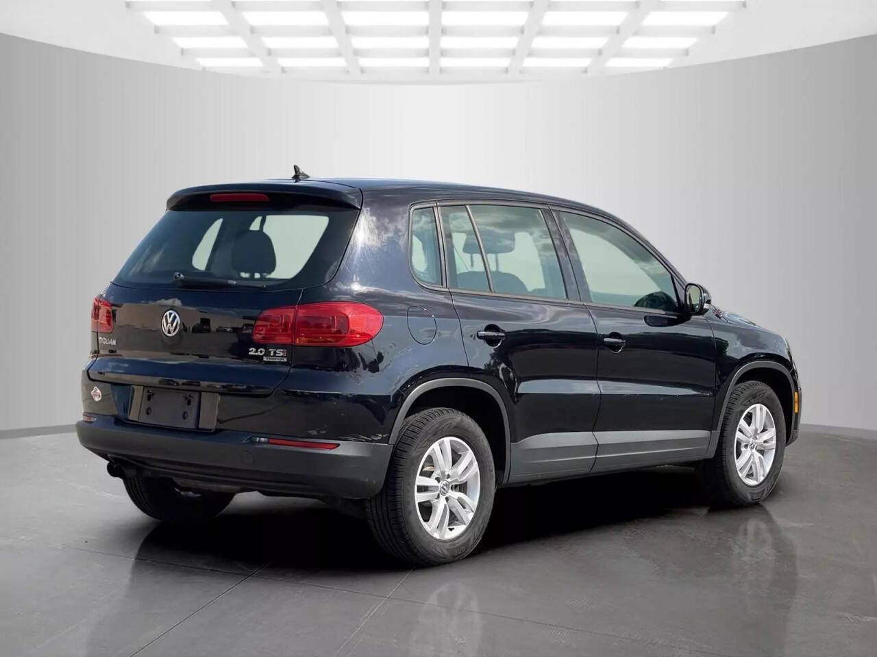 2014 Volkswagen Tiguan for sale at Used Cars Toledo in Oregon, OH