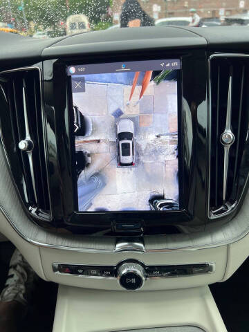 2025 Volvo XC60 B5 Plus Dark Theme