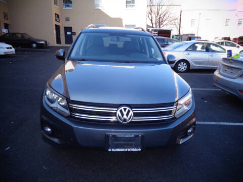 2013 Volkswagen Tiguan for sale at Alexandria Car Connection in Alexandria VA