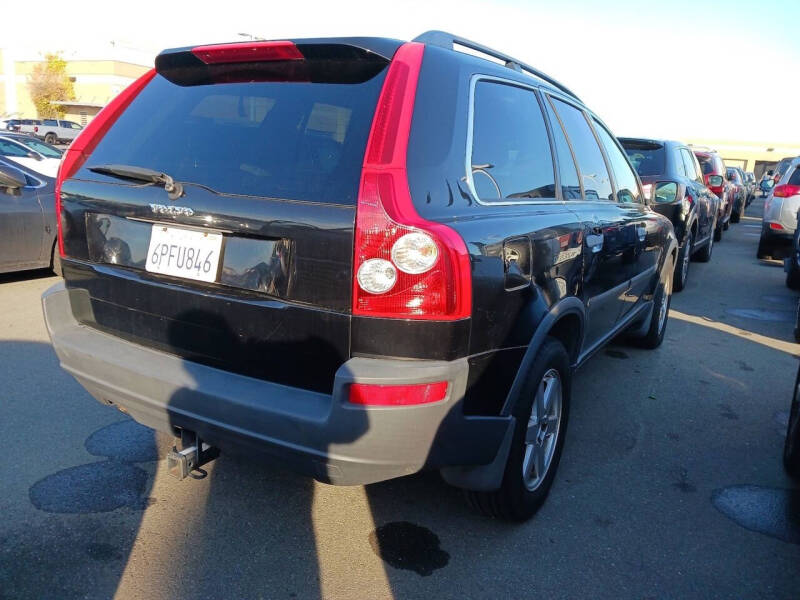 2004 Volvo XC90 Base photo 3