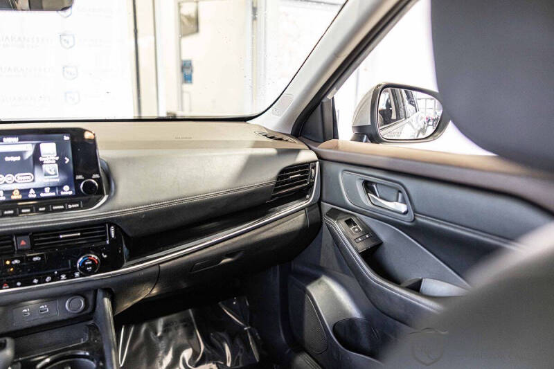 2022 Nissan Rogue SL