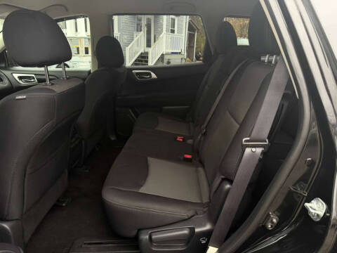 2017 Nissan Pathfinder SV