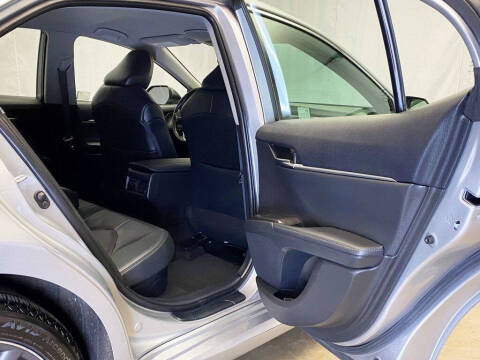 2022 Toyota Camry Hybrid XLE