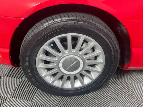 2005 Ford Thunderbird Deluxe