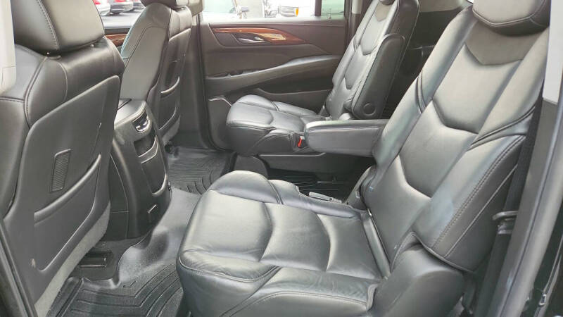 2018 Cadillac Escalade ESV Luxury