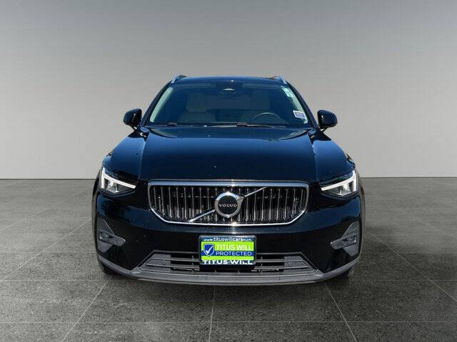 2023 Volvo XC40 B5 Plus Bright Theme