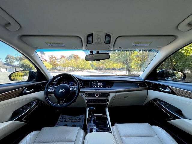 2019 Kia Cadenza Premium