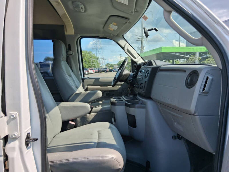 2009 Ford E-Series E-250