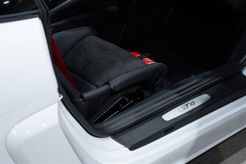 2021 Porsche 718 Cayman GT4