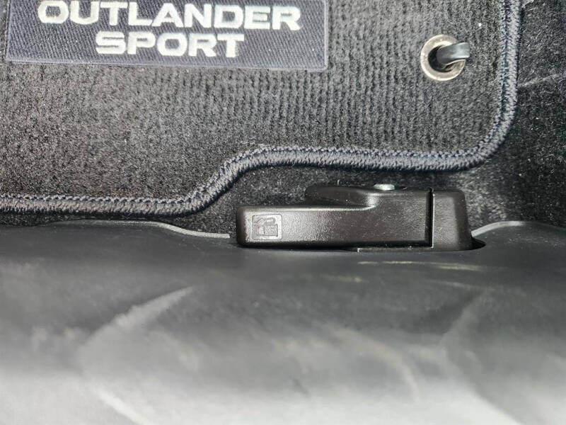 2024 Mitsubishi Outlander Sport ES