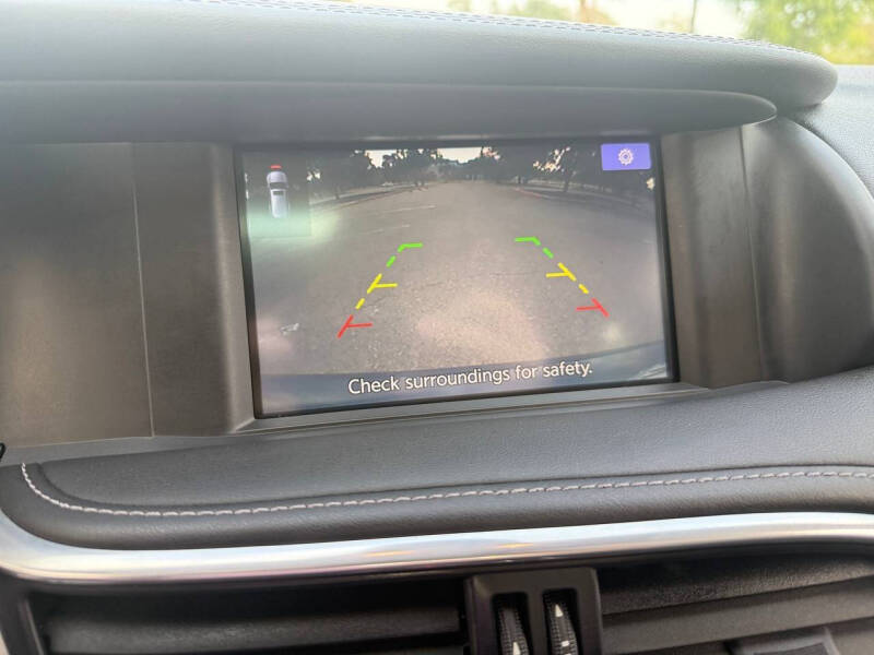 2018 Infiniti QX30 Premium