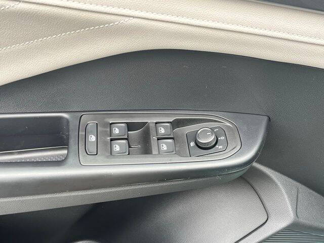 2026 Volkswagen Taos SEL 4Motion