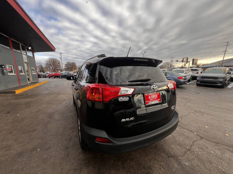 2015 Toyota RAV4 Limited photo 15