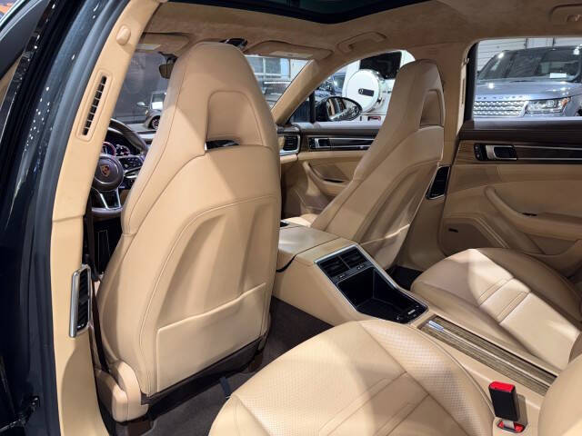 2017 Porsche Panamera Turbo