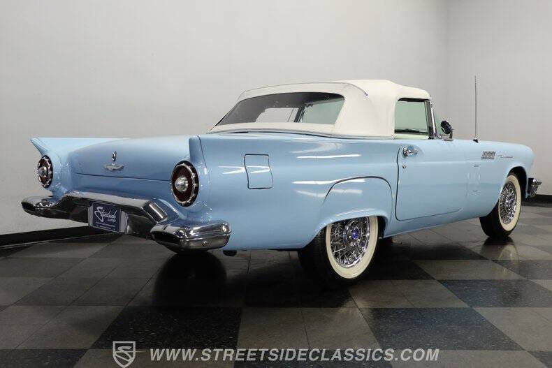 1957 Ford Thunderbird