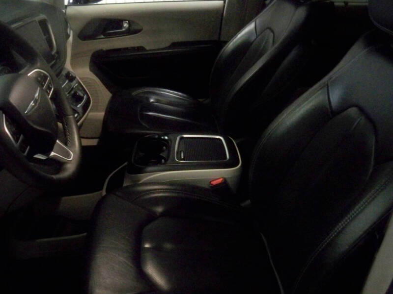 2022 Chrysler Pacifica Touring L