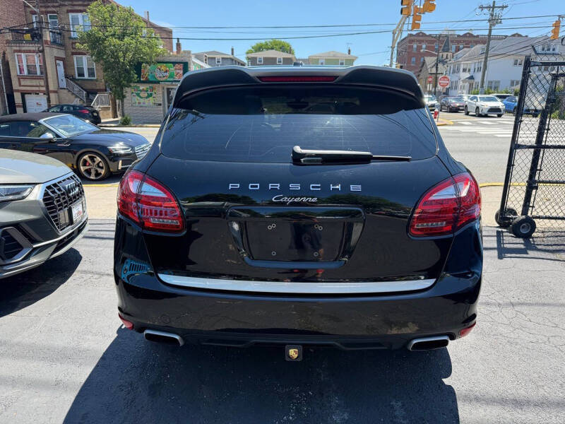 2014 Porsche Cayenne Platinum
