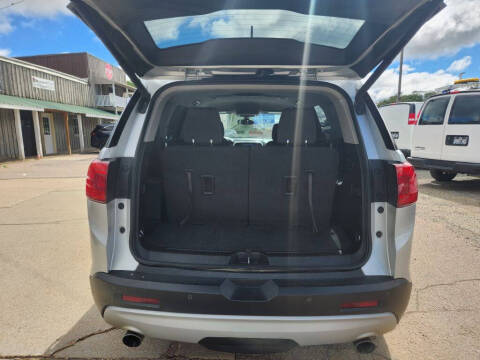 2017 GMC Acadia SLE-2