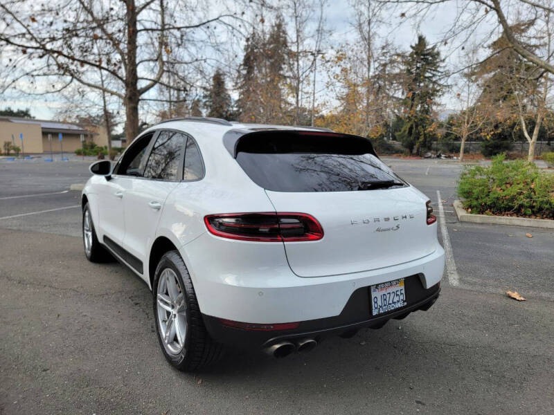 2015 Porsche Macan S photo 7