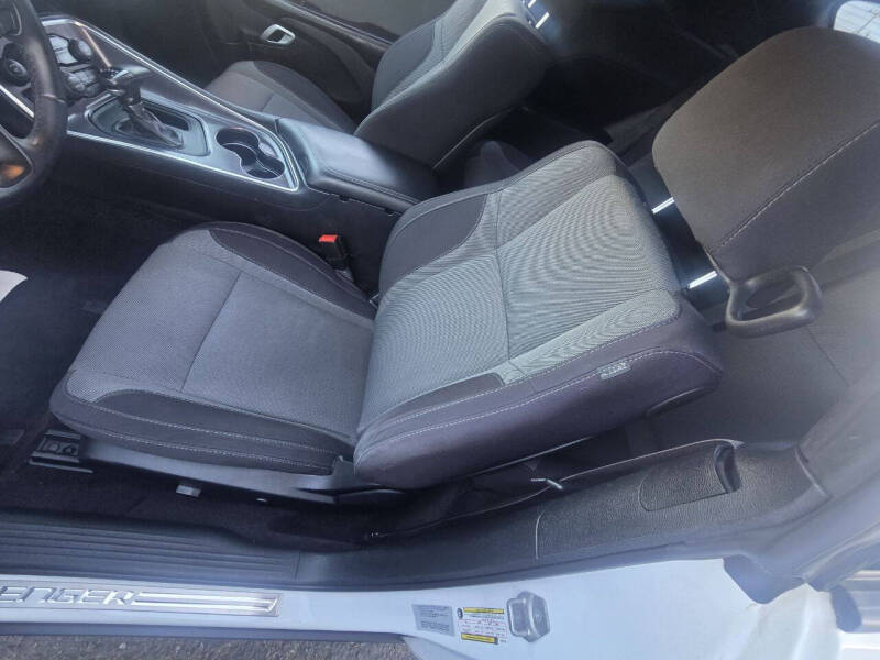2015 Dodge Challenger SXT