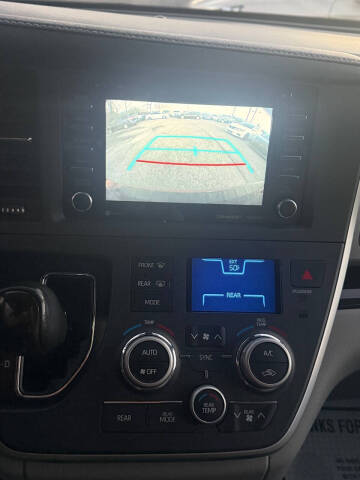 2020 Toyota Sienna XLE Premium 8-Passenger