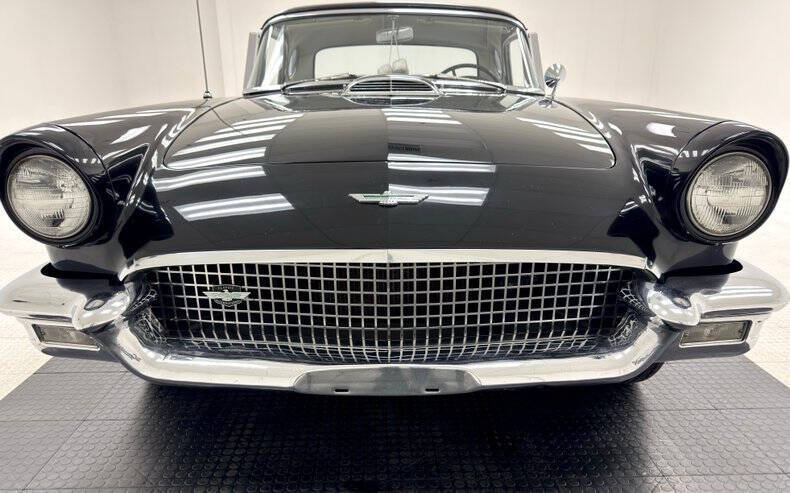 1957 Ford Thunderbird