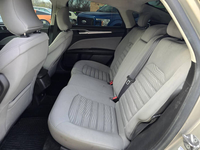 2016 Ford Fusion Hybrid S