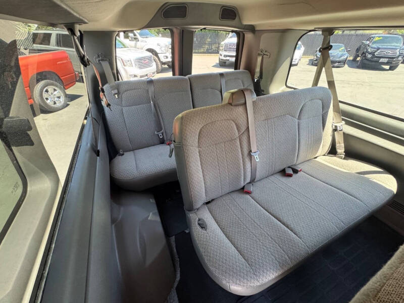 2025 Chevrolet Express LT 3500