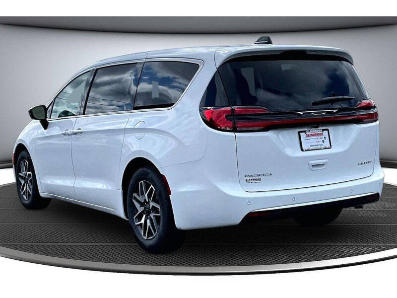 2027 Chrysler Pacifica Limited