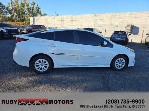 2019 Toyota Prius LE