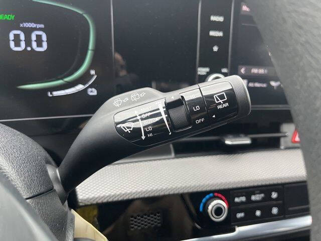 2023 Kia Sportage Hybrid LX