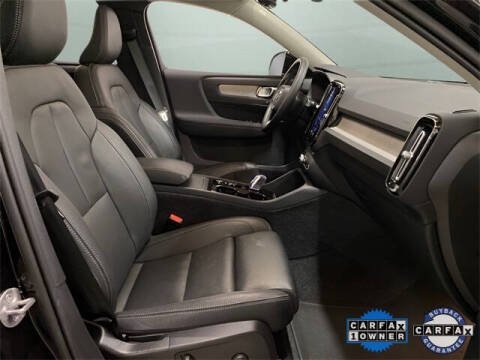 2025 Volvo XC40 B5 Plus Bright Theme