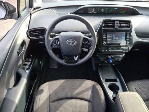 2022 Toyota Prius LE